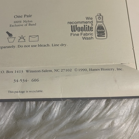 Hanes Vintage Thigh Hi Sandalfoot Stockings Sheer Medium/Tall Town Taupe New - Picture 16 of 16